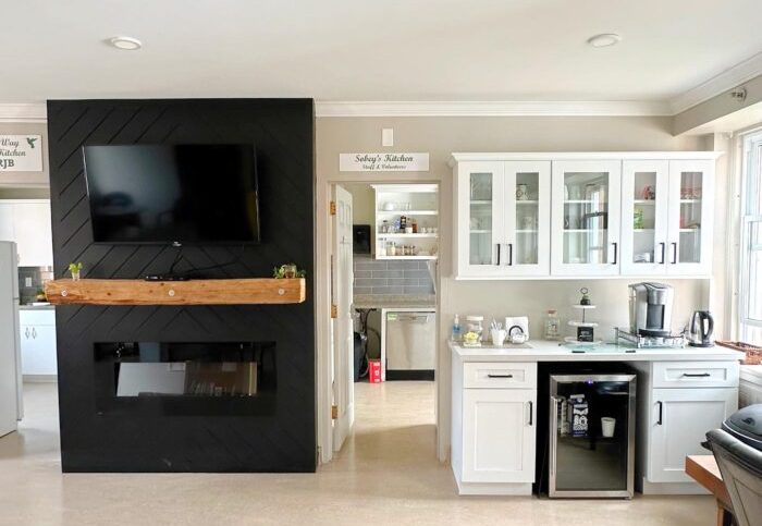 366378982_261518573301662_217340592821628741_n-700x700